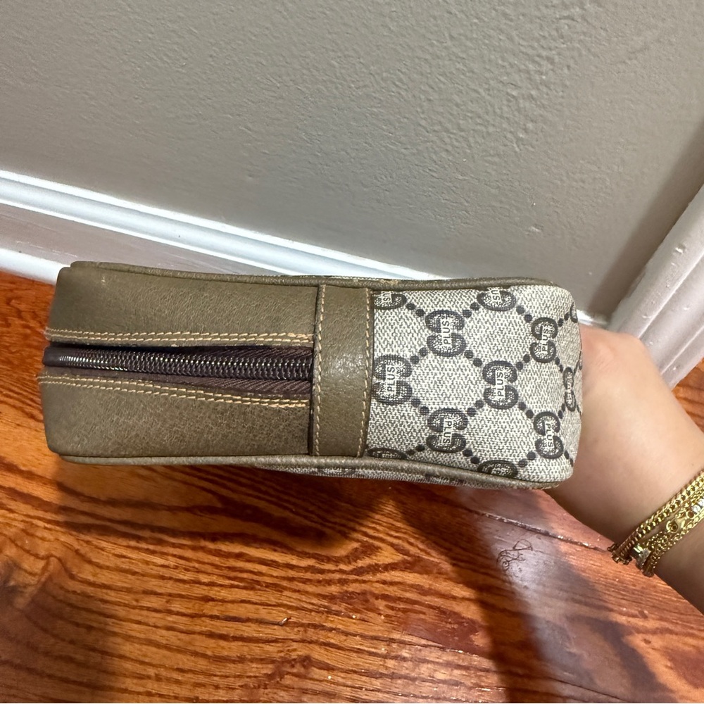 Gucci Plus Vintage Toiletry Bag - Picture 4 of 9